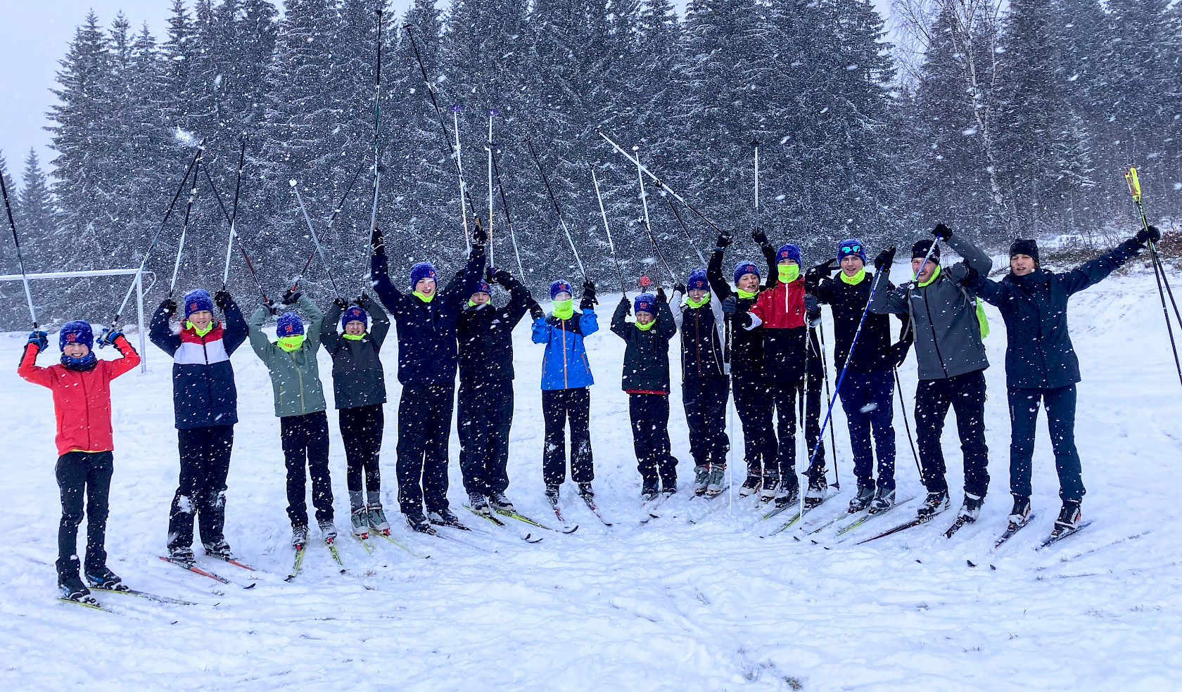 Nach zwei Jahren Coronapause fand in diesem Jahr in Finsterau im Bayerischen Wald das Finale des Mannschaftswettbewerbs Jugend trainiert für Olympia in der Disziplin Skilanglauf sowie die Hamburger Einzelmeisterschaften im Skilanglauf statt.